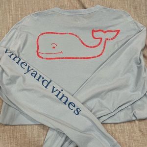 Vineyard Vines tshirt